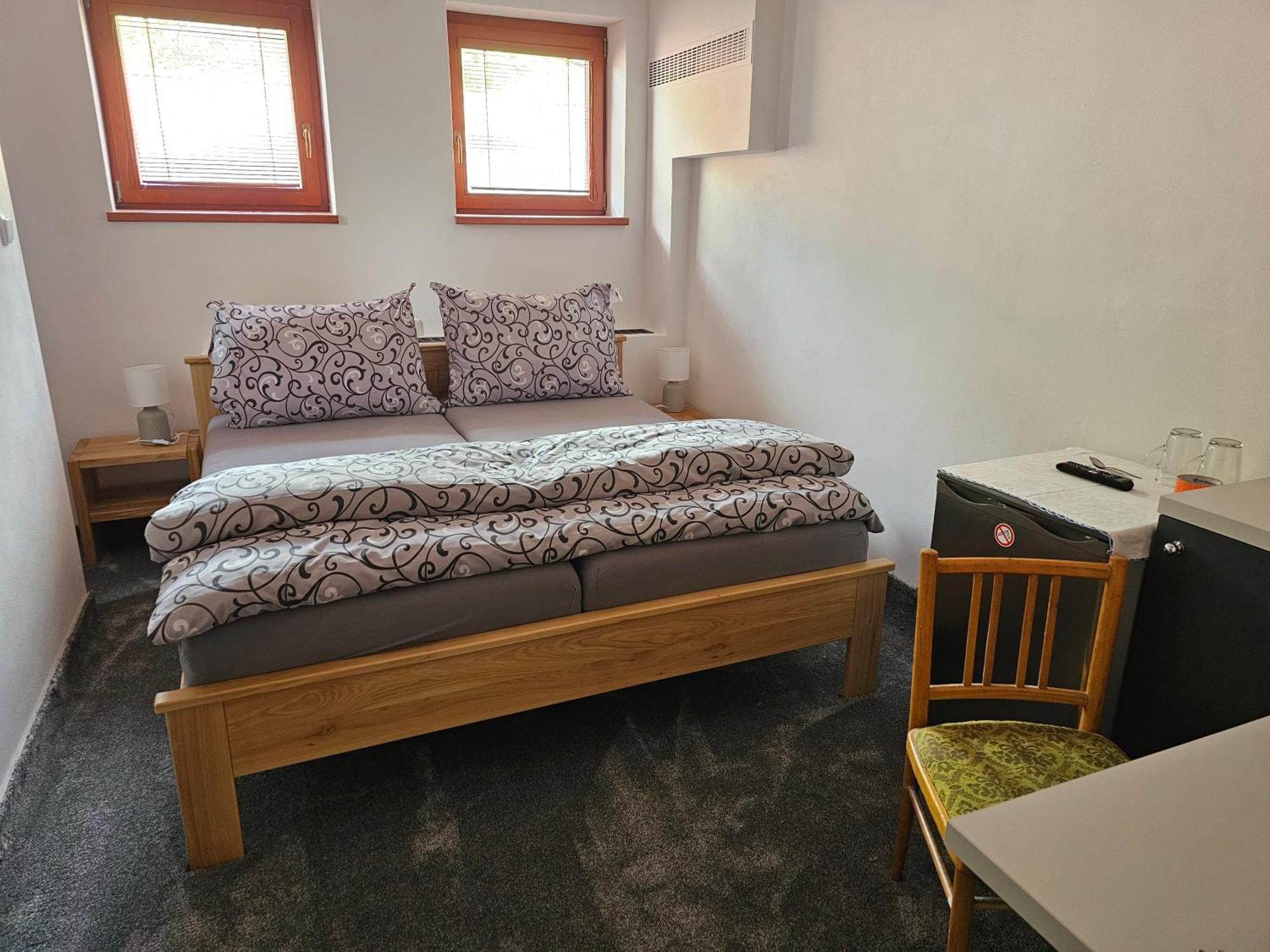 Hotel Koruna Rožnov pod Radhoštěm エクステリア 写真