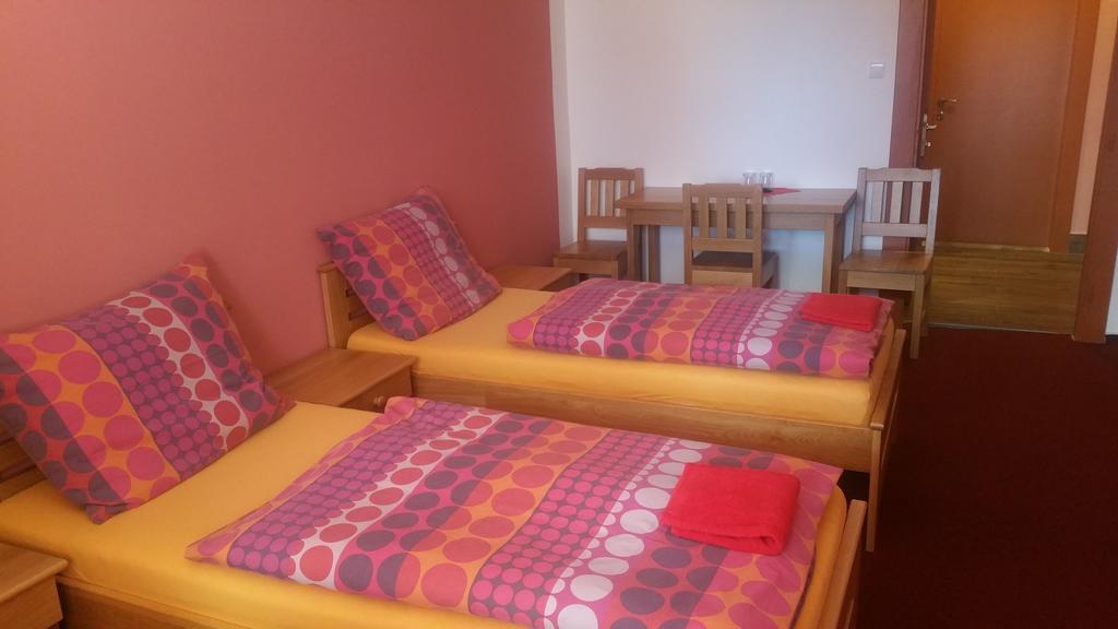Hotel Koruna Rožnov pod Radhoštěm エクステリア 写真