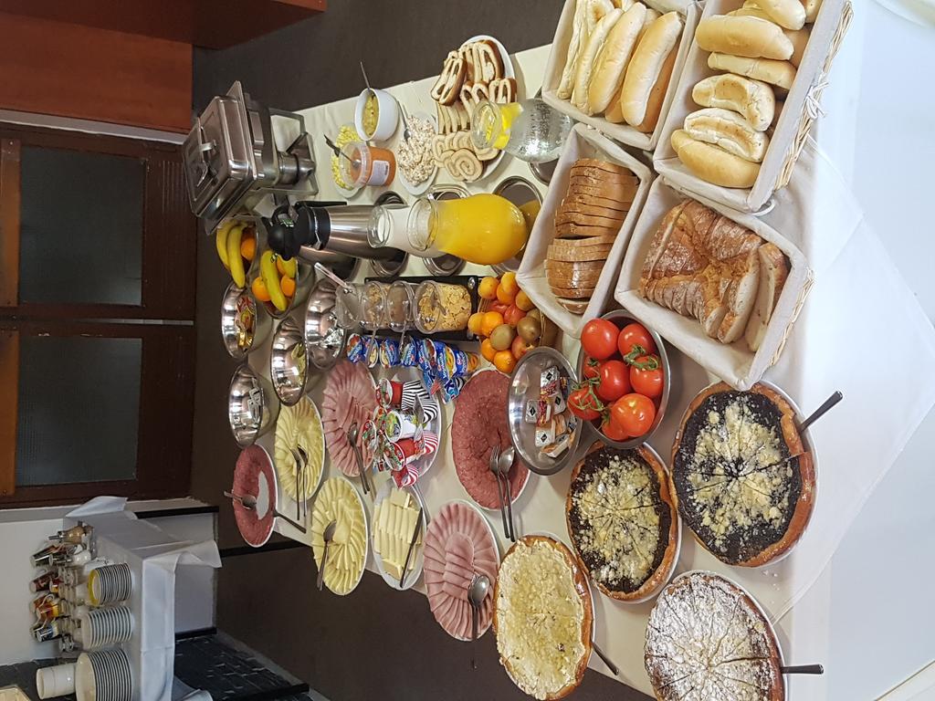 Hotel Koruna Rožnov pod Radhoštěm エクステリア 写真