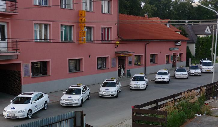 Hotel Koruna Rožnov pod Radhoštěm エクステリア 写真
