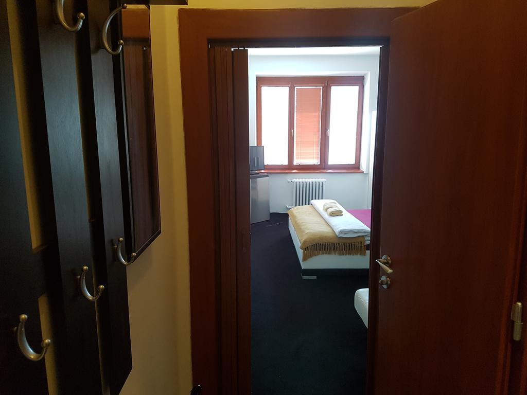Hotel Koruna Rožnov pod Radhoštěm エクステリア 写真