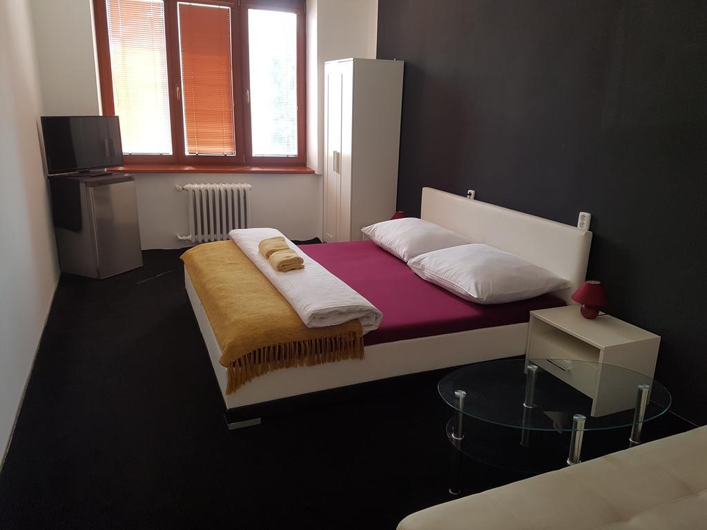 Hotel Koruna Rožnov pod Radhoštěm エクステリア 写真