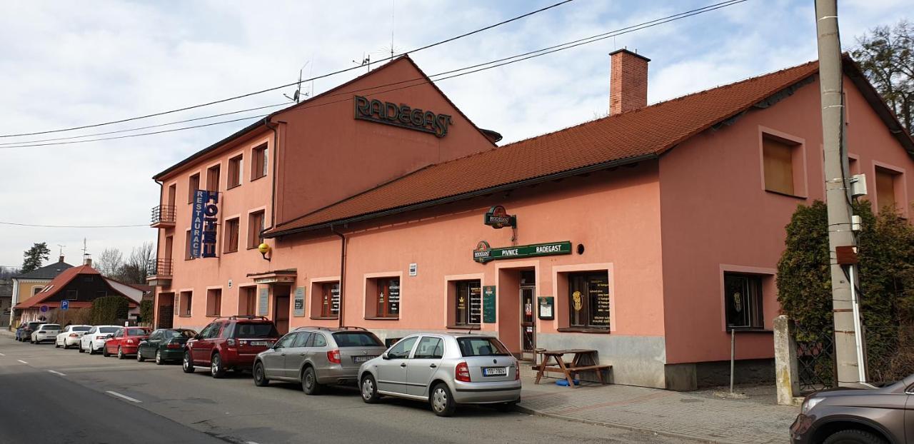 Hotel Koruna Rožnov pod Radhoštěm エクステリア 写真